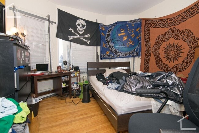 Building Photo - HOT 6 BED IN ALLSTON!!!
