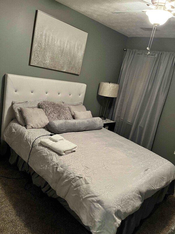 Foto del edificio - 2113 Black Oak Ln