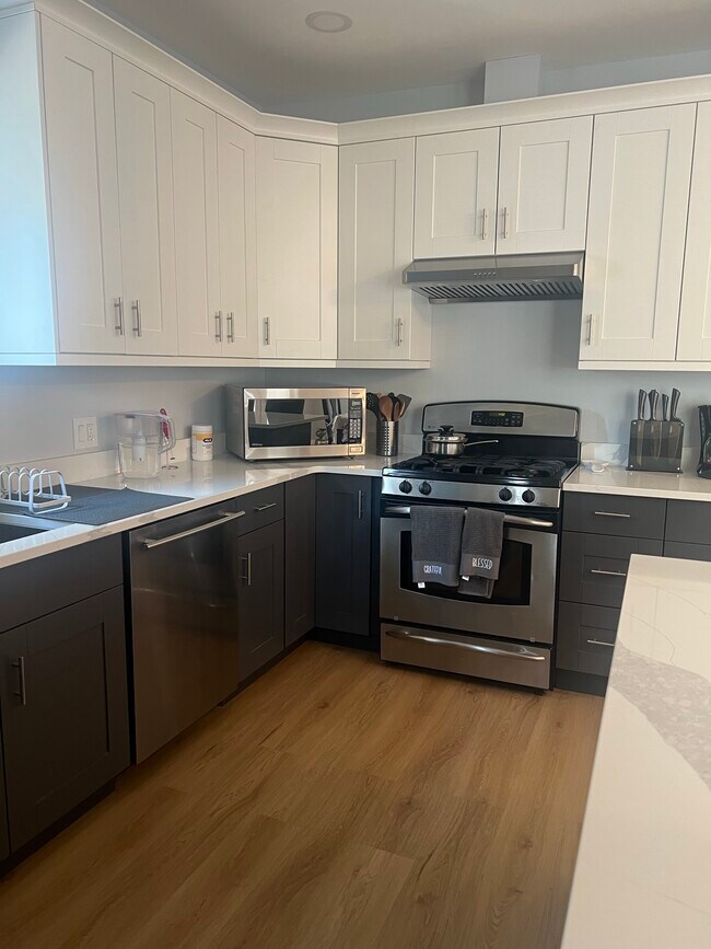 Foto del edificio - 4814 N Ridgeway Ave