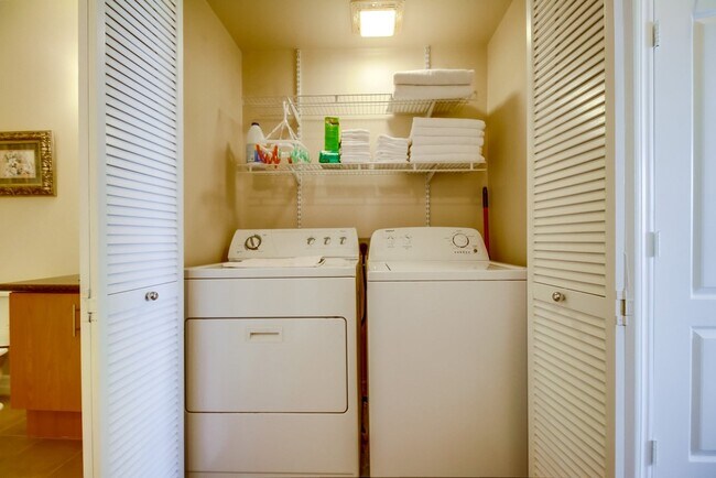 Building Photo - 1225 Island Ave #513