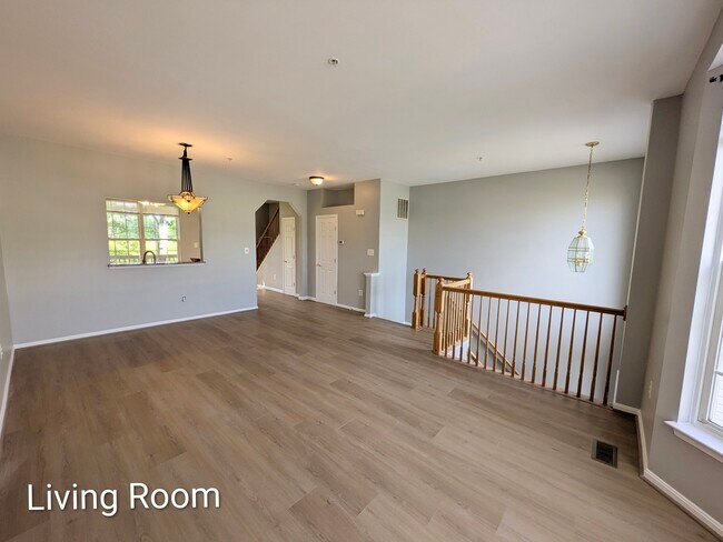 Sala de estar - 7114 Ladd Cir