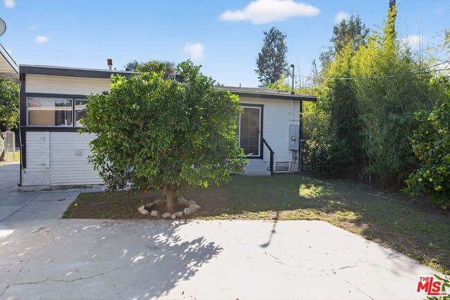 Foto del edificio - 11029 Sarah St