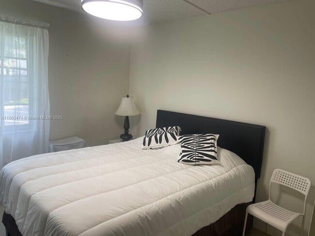Foto del edificio - 9715 Fontainebleau Blvd