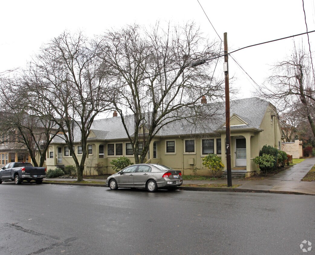 Foto principal - 2323-2339 SE Madison St