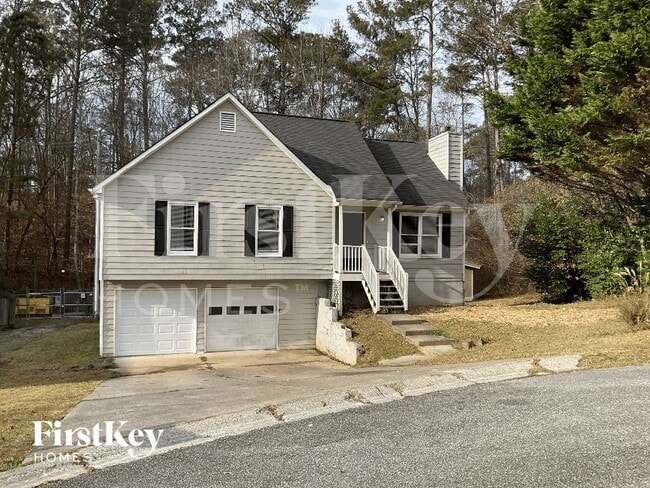 Building Photo - 325 Arapaho Dr SE