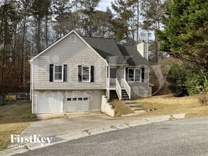 Building Photo - 325 Arapaho Dr SE