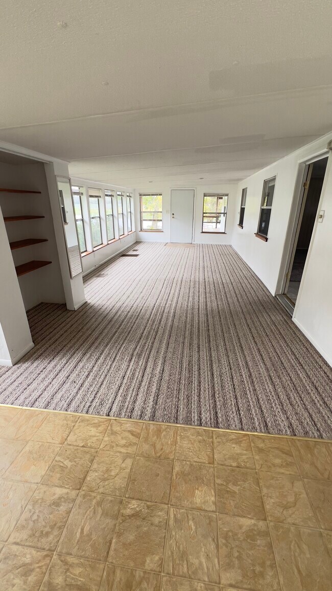 Foto del edificio - 2343 S Marion Ave