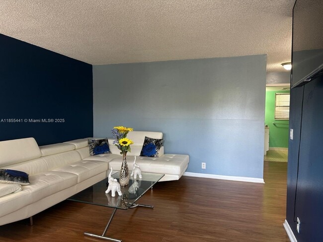 Foto del edificio - 1733 3rd Ave N