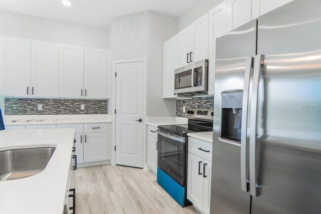 Building Photo - 3076 SW 168th Loop