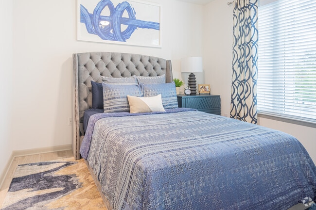 The Elliot- 1BR, 1BA - Innslake Place