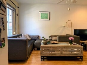 Building Photo - 1339 S Sycamore Ave