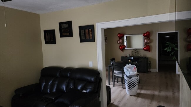 Foto del edificio - 1238 W 7th St