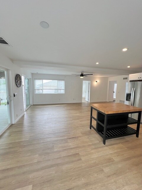 Building Photo - 1155 Cornish Dr