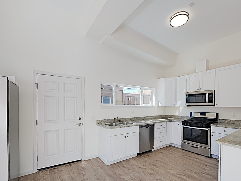 2071 15th Ave, Sacramento, CA 95822 House Rental in Sacramento, CA