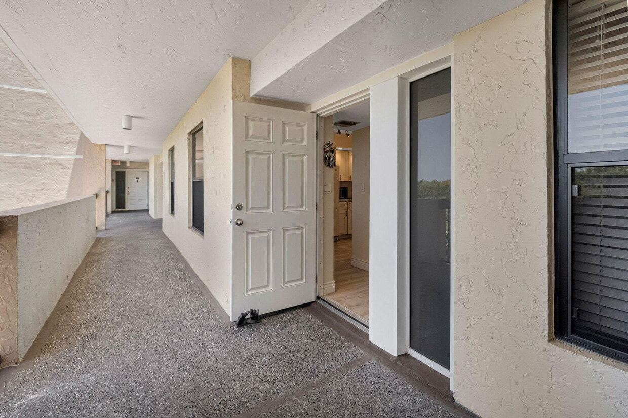 Primary Photo - 6562 Boca Del Mar Dr