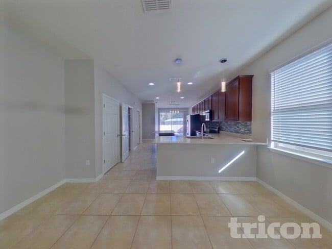 Building Photo - 2743 Red Horse Dr