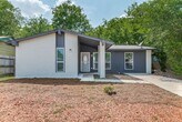 Foto principal - RENOVATED 3-BEDROOM HOME IN UNITED WESTWOOD