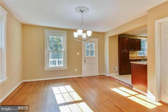 Foto del edificio - 2447 Gallows Rd
