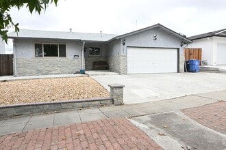 Building Photo - 1847 Yosemite Dr