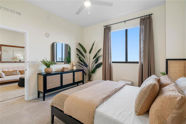 Photo - 16395 Biscayne Blvd Apartment