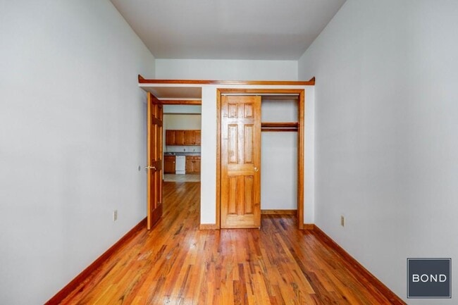 Building Photo - 292 W 92nd St