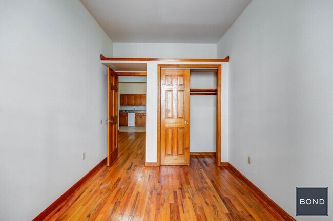 Foto del edificio - 292 W 92nd St