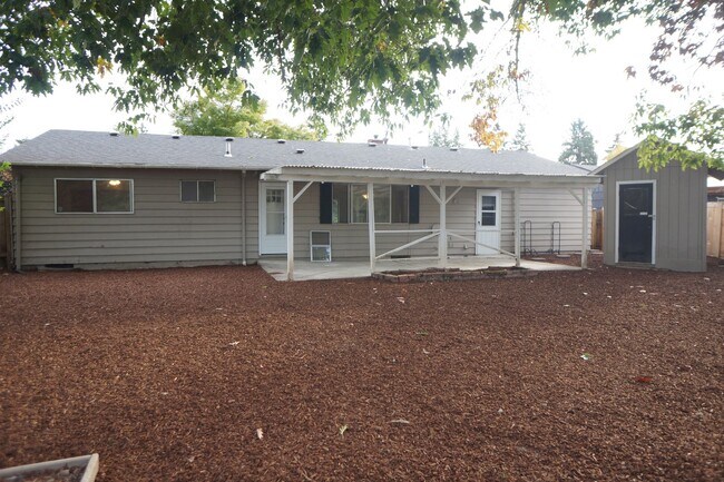 Building Photo - Beaverton 3 bedroom Jewel near Nike