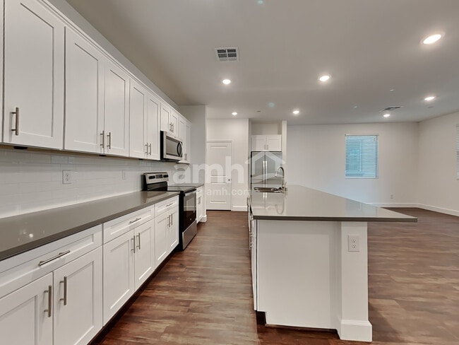 Foto del edificio - 136 Charmante Tulip Ln