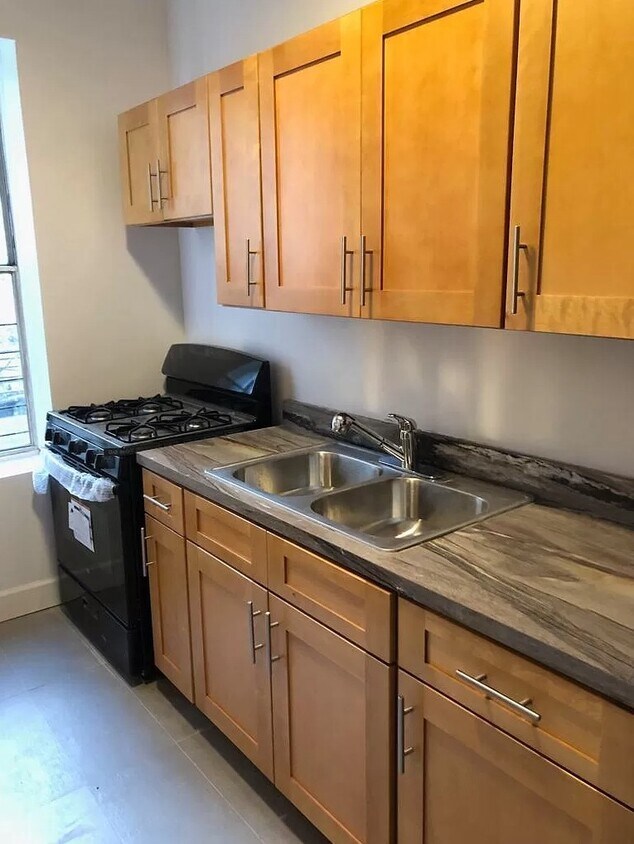 Private bedroom in 4 bed/1 bath Home Condo for Rent in Brooklyn, NY