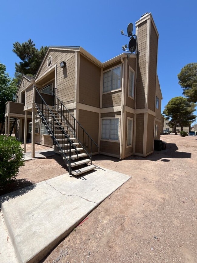 Foto del edificio - A stunning 2-bedroom, 1-bathroom rental pr...