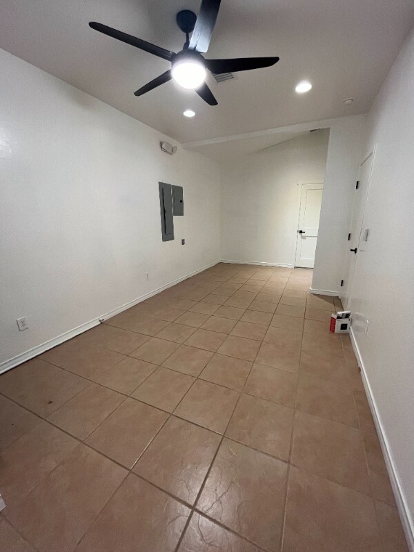 Building Photo - 627 W Snowflake Blvd