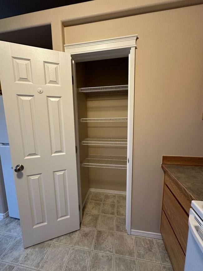 Building Photo - 3 Bedroom / 2 Bathroom Single Level Duplex in Madras