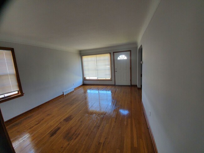 Foto del edificio - 5015 E 113th St