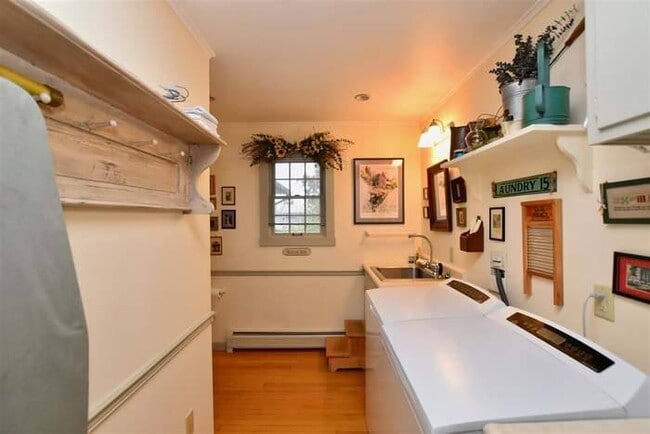 Building Photo - 15 Marolin St
