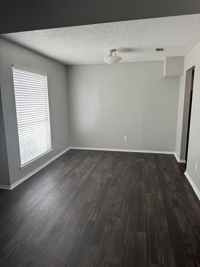 Foto del edificio - 5916 Westcreek Dr