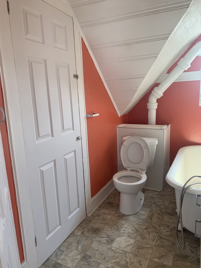 Full fully remodeled bathroom with soaking tub equipped with handheld! - 955 Springfield Rd