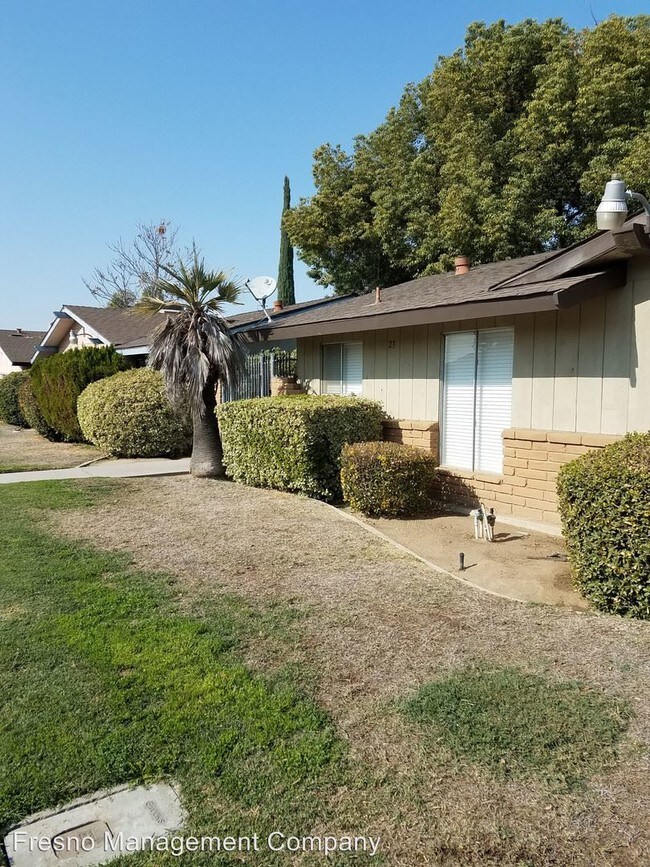 23 W Santa Ana Ave, Clovis, CA 93612 Condo for Rent in Clovis, CA