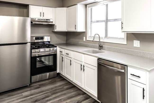 Building Photo - Pre-Leasing Beautiful 1-Bedroom Apartment ...