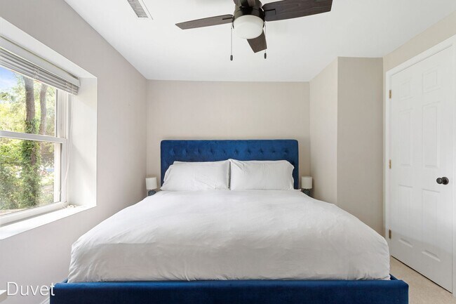 Foto del edificio - 3 br, 2 bath House - 426 Bank St.
