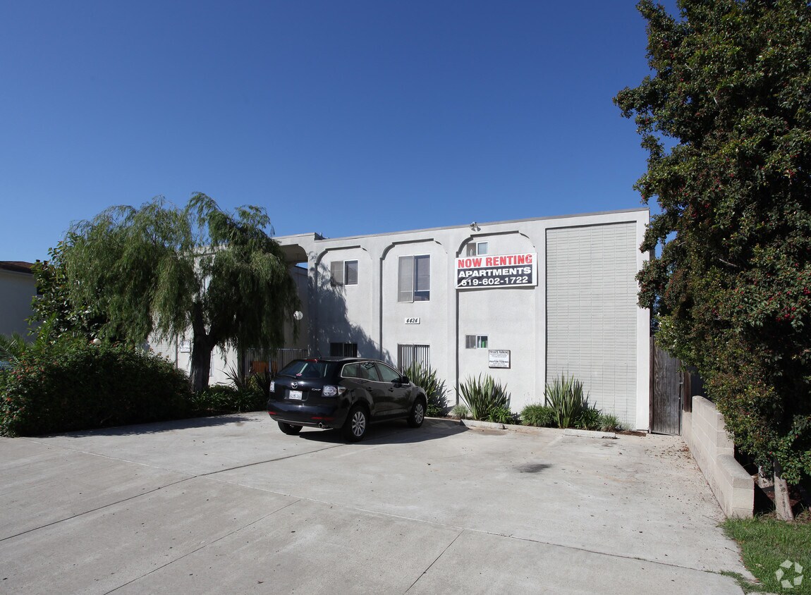 Building Photo - 4424 Mississippi St