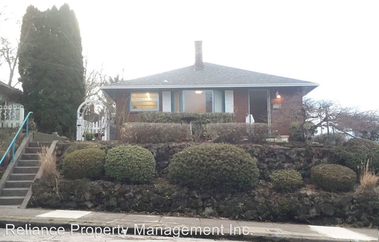 Foto principal - 5630 NE Couch St