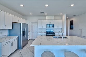 Building Photo - 9316 Wildcat Peak St