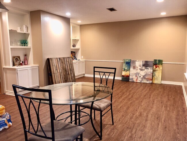 Building Photo - 1606 Lemon Tree Ln