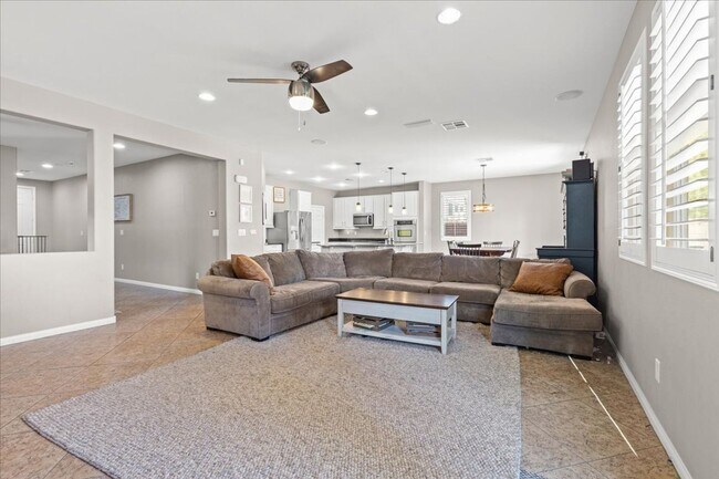 Foto del edificio - 3 bedroom Home in Summerlin with a Large B...