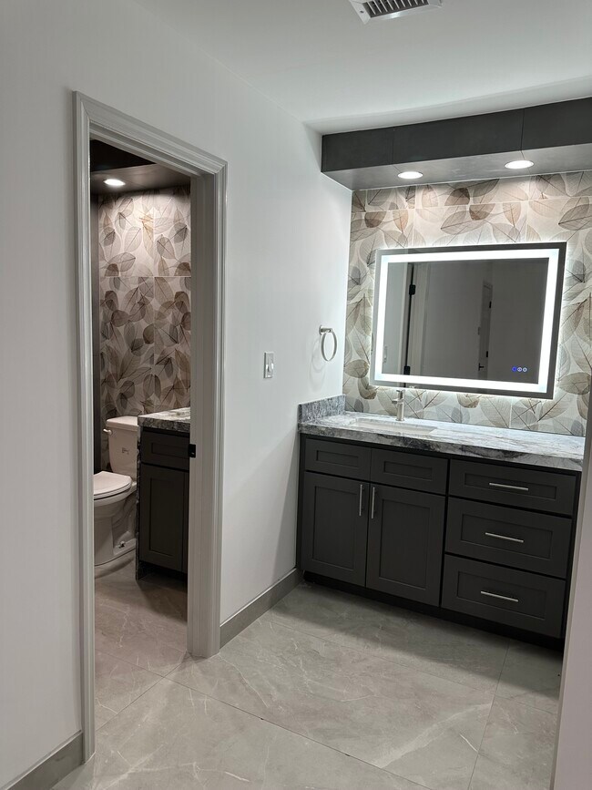 Baño principal - 3014 W Arch St