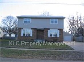 Building Photo - 625 3rd St