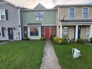 Building Photo - 2905 Frost Dr SW