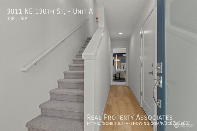 Building Photo - Beautiful 3 Bedroom Townhome