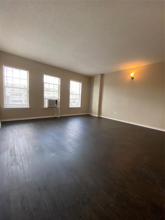 Primary Photo - 2700 Al Lipscomb Way
