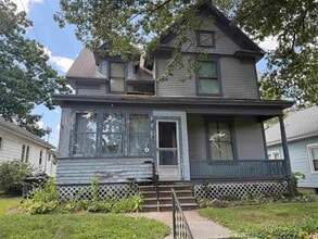 Building Photo - 819 S 24th St